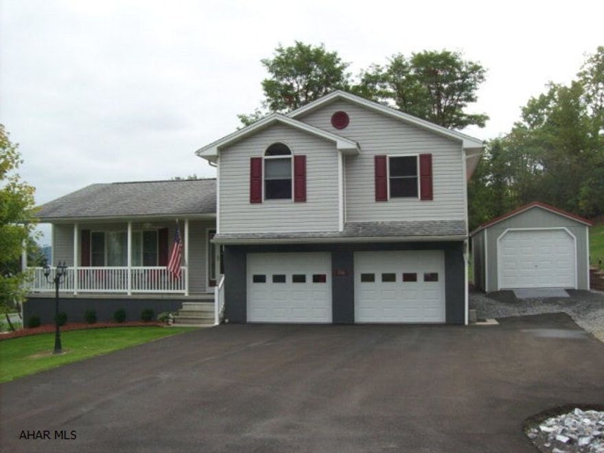 Beautiful well maintained and updated home. Wood floors, new carpet, new kitchen counters, updated baths, nothing to do but move in. Pool table in Family Room will stay. New appliances with extended warranties included. Gas fireplace in Living Room. Beautiful home, take a look. Seller offering home warranty with acceptable offer.