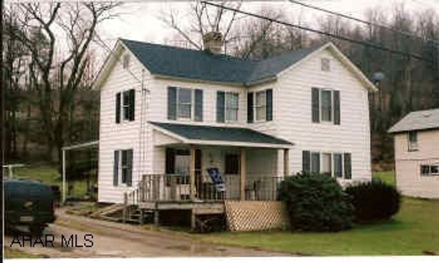 Nice 2.5 story frame with vinyl siding & thermo pane windows, 3BR, 1 Bath, Newer kitchen & bath, all new carpet & roof.  Nicely decorated, metal storage shed, lg 100x150 lot.  Rosebud area.  Call Bonnie 942-2172. Nice 2.5 story frame with vinyl siding & thermo pane windows, 3BR, 1 Bath, Newer kitchen & bath, all new carpet & roof.  Nicely decorated, metal storage shed, lg 100x150 lot.  Rosebud area.  Call Bonnie 942-2172.