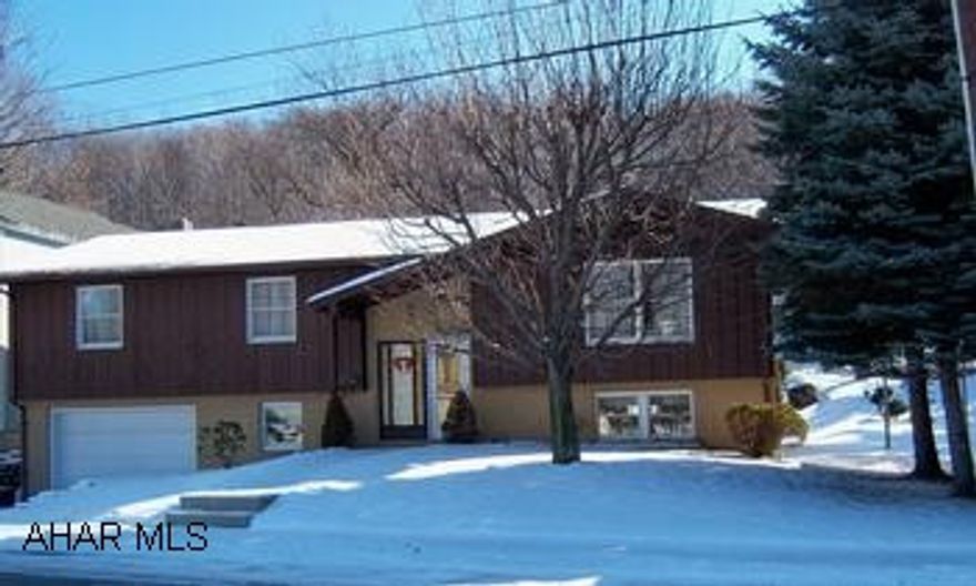 1984 split entry, 3 br., 3 baths, living room, dining room, kitchen, finished basement family room and small kitdchen , integral garage, big private back porch. loads ofstorage and not an inch of wasted space. move right in