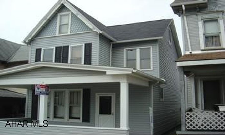 Newer Roof, Electric, Carpet, Vinyl - Great Shape - Take A Look! Newer Roof, Electric, Carpet, Vinyl - Great Shape - Take A Look!