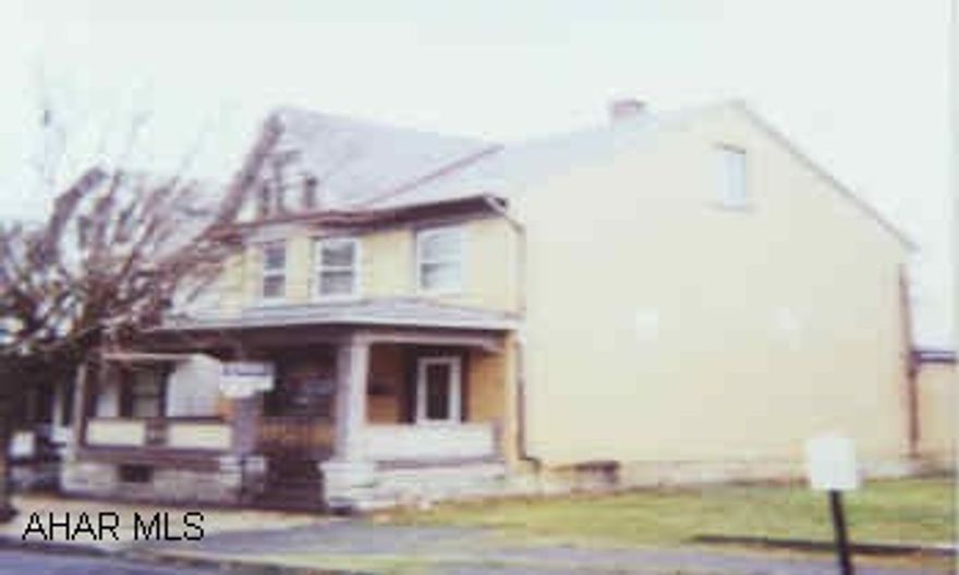 GOOD SOLID BRICK 2.5 STORY.  FENCED YARD, GARAGE, GHW, PANTRY, HARDWOOD, 4 BEDROOMS, 1 BATH.  WILL CONSIDER ARTICLE OF AGREEMENT. OWNER SAYS BRING OFFERS.