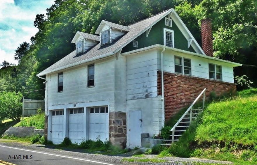 1.5 story, 2 BR, 3/4 BA home with a full basement and 3-bay integral garage. Located just south of the Bedford Springs Resort with great scenic views. Freshly cleaned and painted interior. New roof 7/2012. Last used as a family rental property.