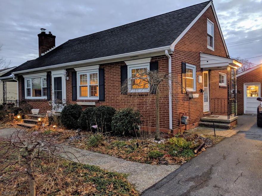 Move in ready low maintenance brick bungalow in the borough. Close proximity to schools, YMCA and restaurants. Flat large lot with one car oversized garage. Hardwood floors, updated kitchen and bath. Enjoy the cozy fireplace and mostly one floor living. Finished space in the basement. Central air conditioning.