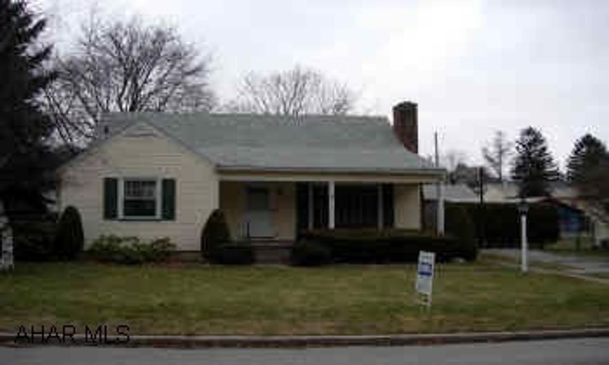 DARLING 1.5 STORY VINYL SIDED, NEWER WINDOWS AND C/A. SPACIOUS BEDROOMS. MODERN KITCHEN AND BATH. VERY WELL MAINTAINED.
