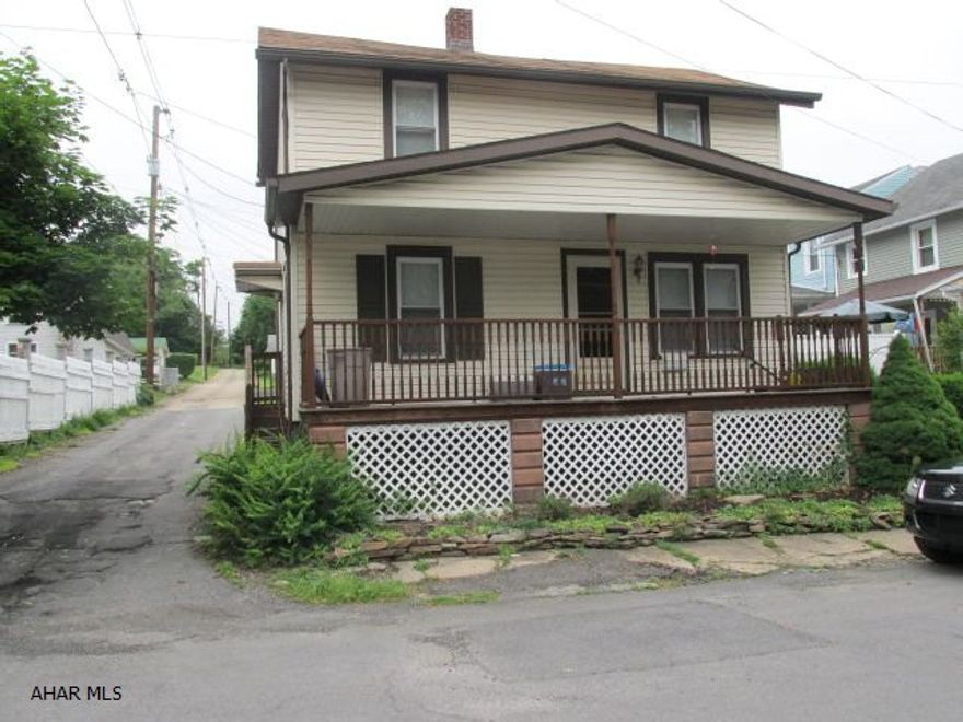 Maintenance free, 3 bedroom, 1 bath, in great neighborhood. Newer furnace with CA. New hot water heater, side yard set up as a patio area, updated kitchen and bath. Very clean and move in ready.