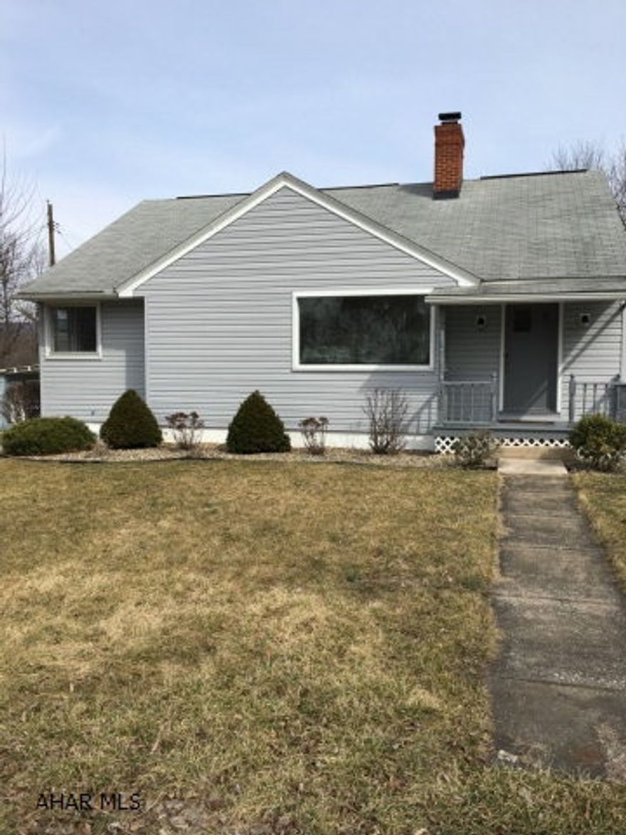 Nice Rancher in Borough. nice corner lot, freshly painted.