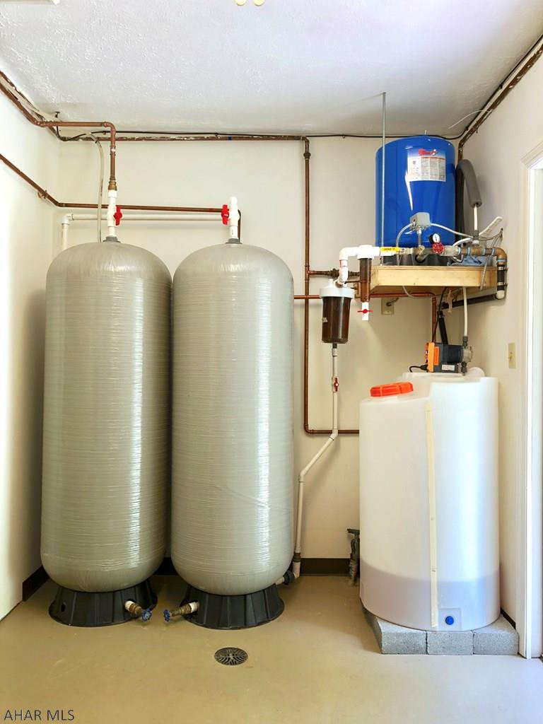 Saxton - Commercial Sale