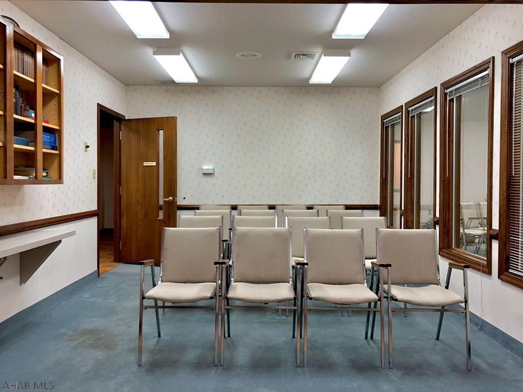 Saxton - Commercial Sale