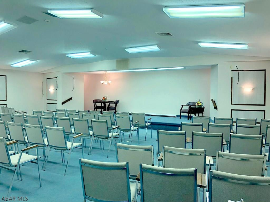 Saxton - Commercial Sale