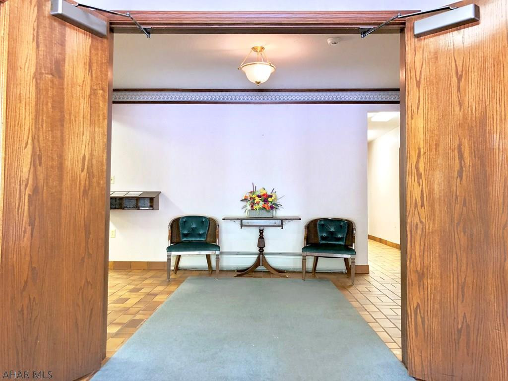 Saxton - Commercial Sale