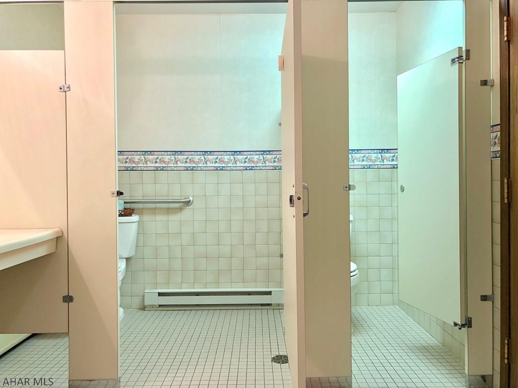 Saxton - Commercial Sale