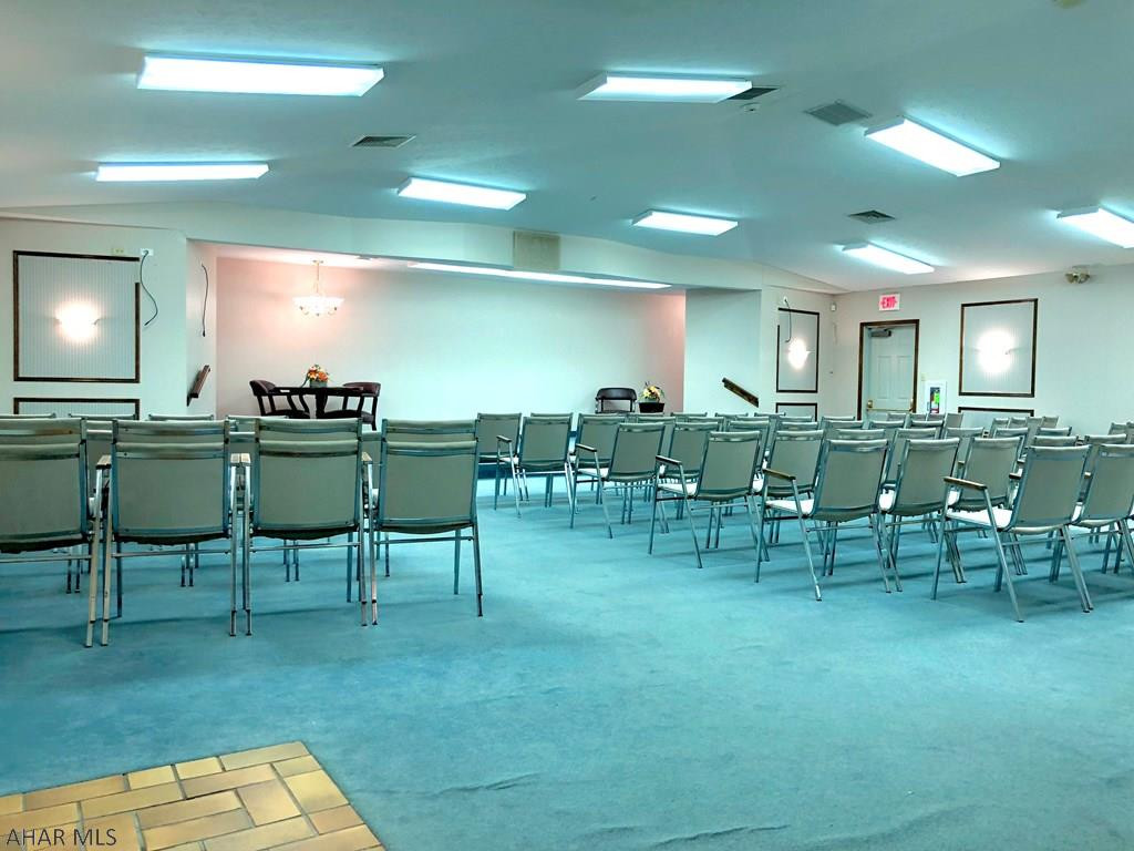 Saxton - Commercial Sale