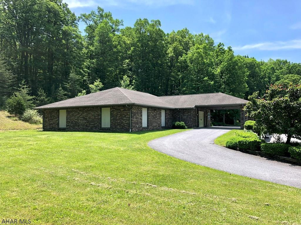 Saxton - Commercial Sale