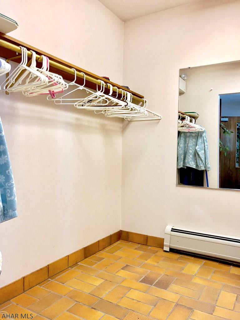 Saxton - Commercial Sale