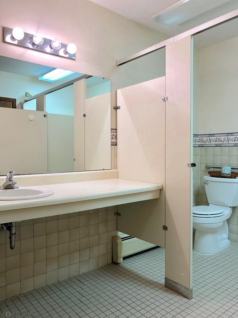 Saxton - Commercial Sale