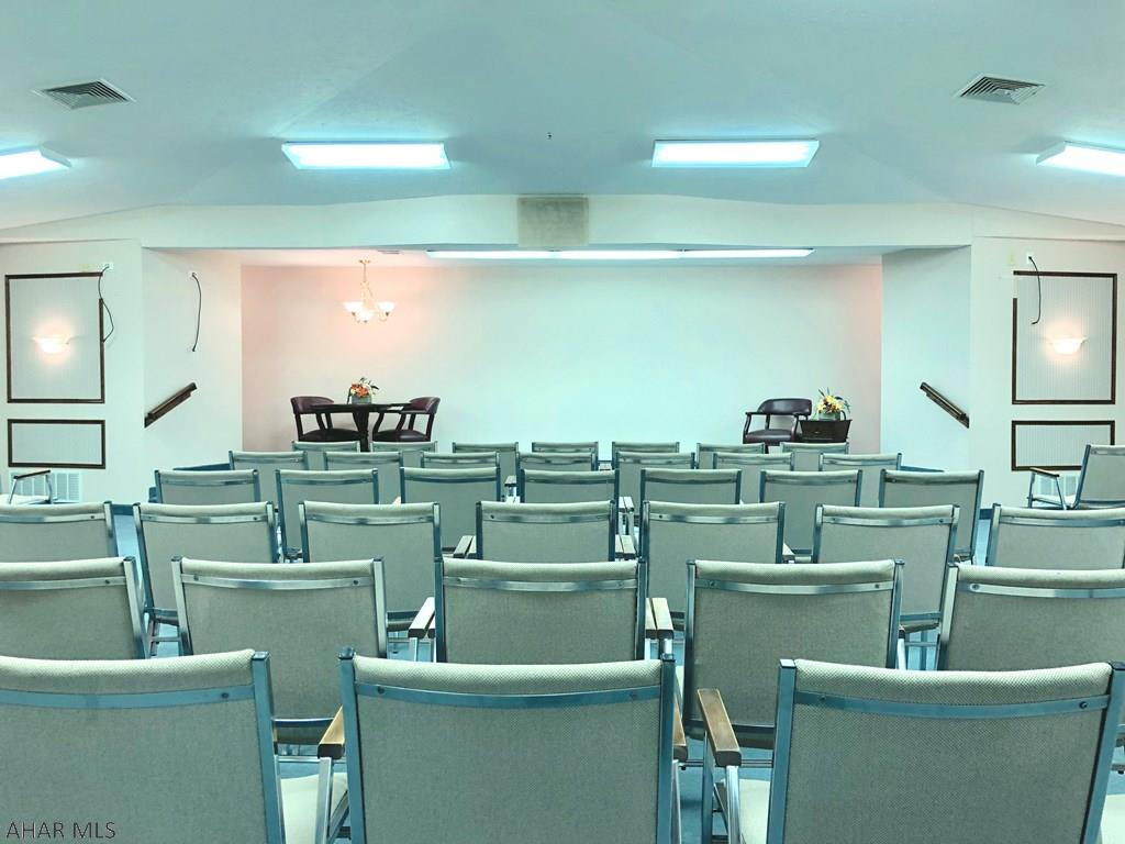 Saxton - Commercial Sale