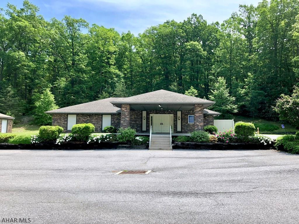 Saxton - Commercial Sale