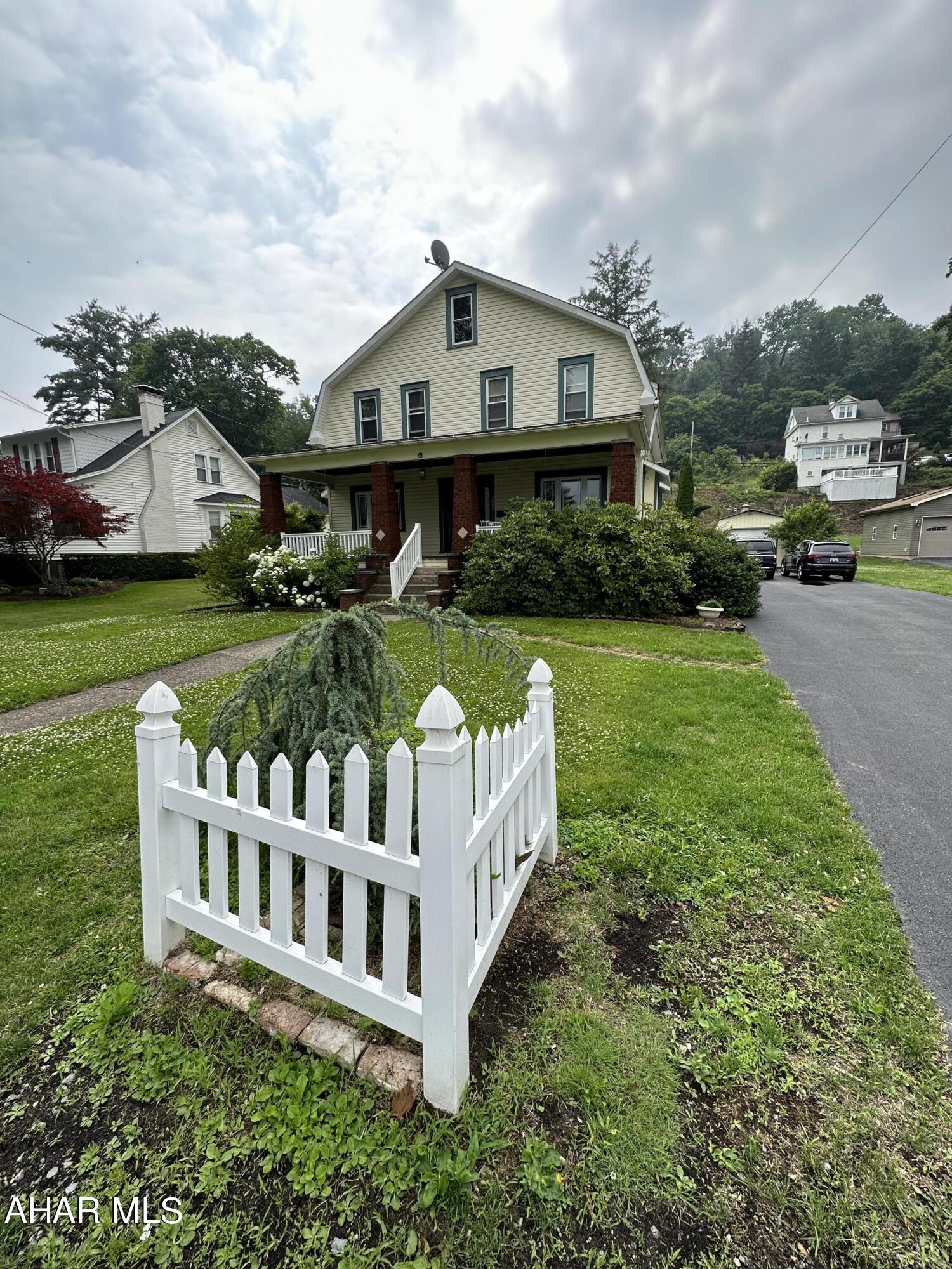 Llyswen - Residential