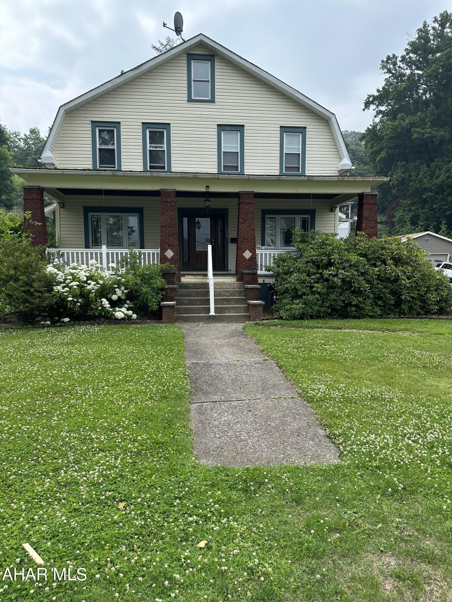 Llyswen - Residential