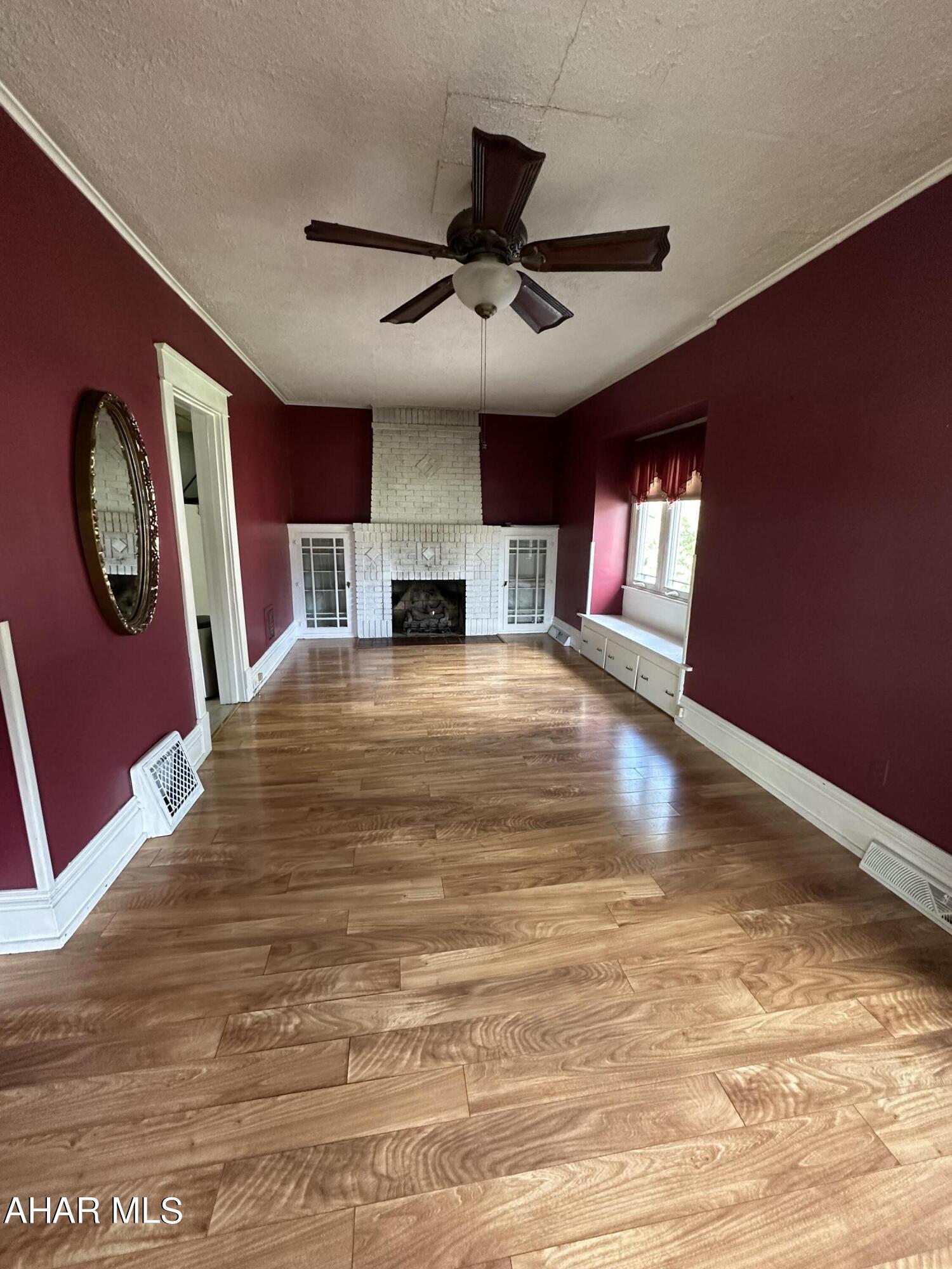 Llyswen - Residential