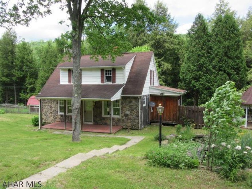 This property eligible under Freddie Mac First Look Initiative through 8/2/2018. Seller will not complete any repairs to the subject property, either lender or buyer requested. The property is sold in AS IS condition,