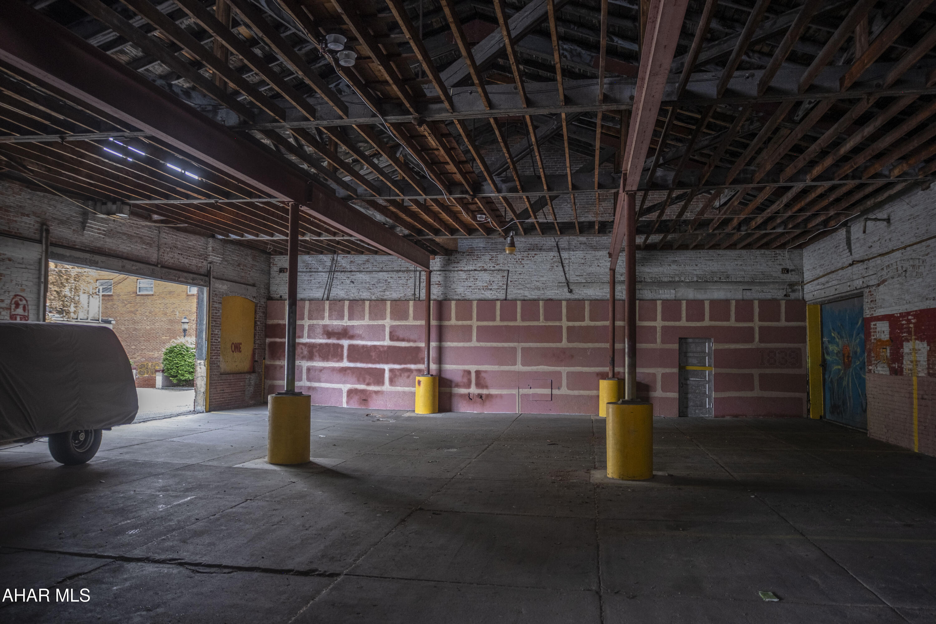 Hollidaysburg - Commercial Sale