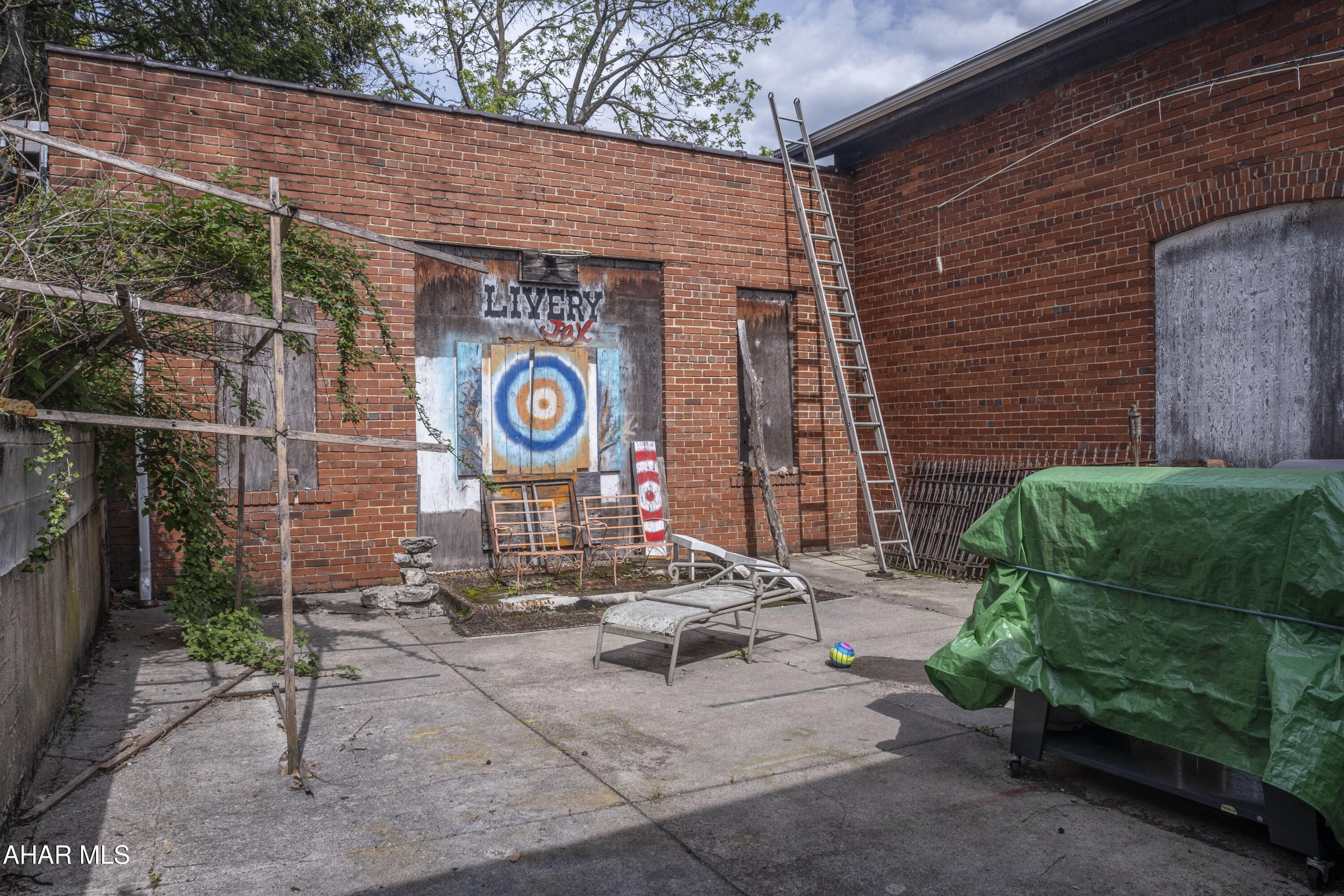 Hollidaysburg - Commercial Sale