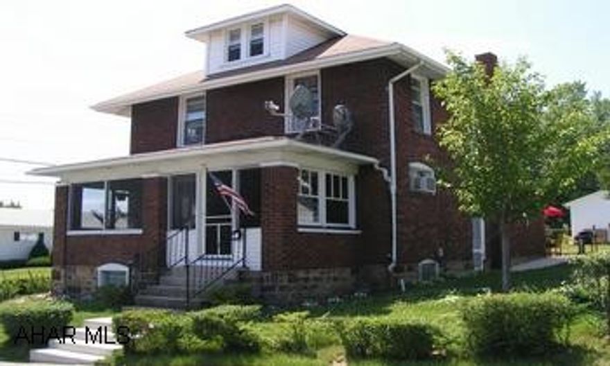 CAMPUS AREA. BEAUTIFUL SETTING IN QUIET NEIGHBORHOOD. ALL BRICK 3BR WITH 1.5 BATH. A MUST SEE WITH A  COMPLETELY UPDATED INTERIOR WITH BEAUTIFUL KITCHEN. LOADS OF SPACE WITH FINISHED LOWER LEVEL. SELLER WILL PAY $2,000 TOWARDS CLOSING COST. CAMPUS AREA. BEAUTIFUL SETTING IN QUIET NEIGHBORHOOD. ALL BRICK 3 BEDROOM WITH 1.5 BATH. A MUST SEE WITH A COMPLETELY UPDATED INTERIOR WITH A BEAUTIFUL KITCHEN. LOADS OF SPACE WITH FINISHED LOWER LEVEL. SELLER WILL PAY $2,000 TOWARDS CLOSING COST.