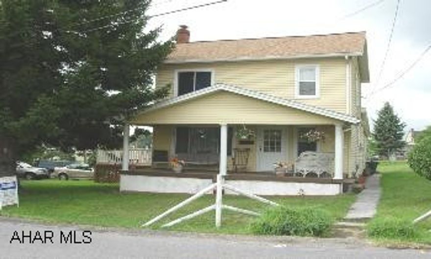GORGEOUS KITCHEN WITH BAR AND EATING AREA. 1ST FLOOR BR AND BATH. NICE LOT WITH DECK(12X16) AND ABOVE GROUND POOL. REPLACEMENT WINDOWS AND NEW BATH. GORGEOUS KITCHEN WITH BAR AND EATING AREA. 1ST FLOOR BR AND BATH. NICE LOT WITH DECK(12X16) AND ABOVE GROUND POOL. REPLACEMENT WINDOWS AND NEW BATH.