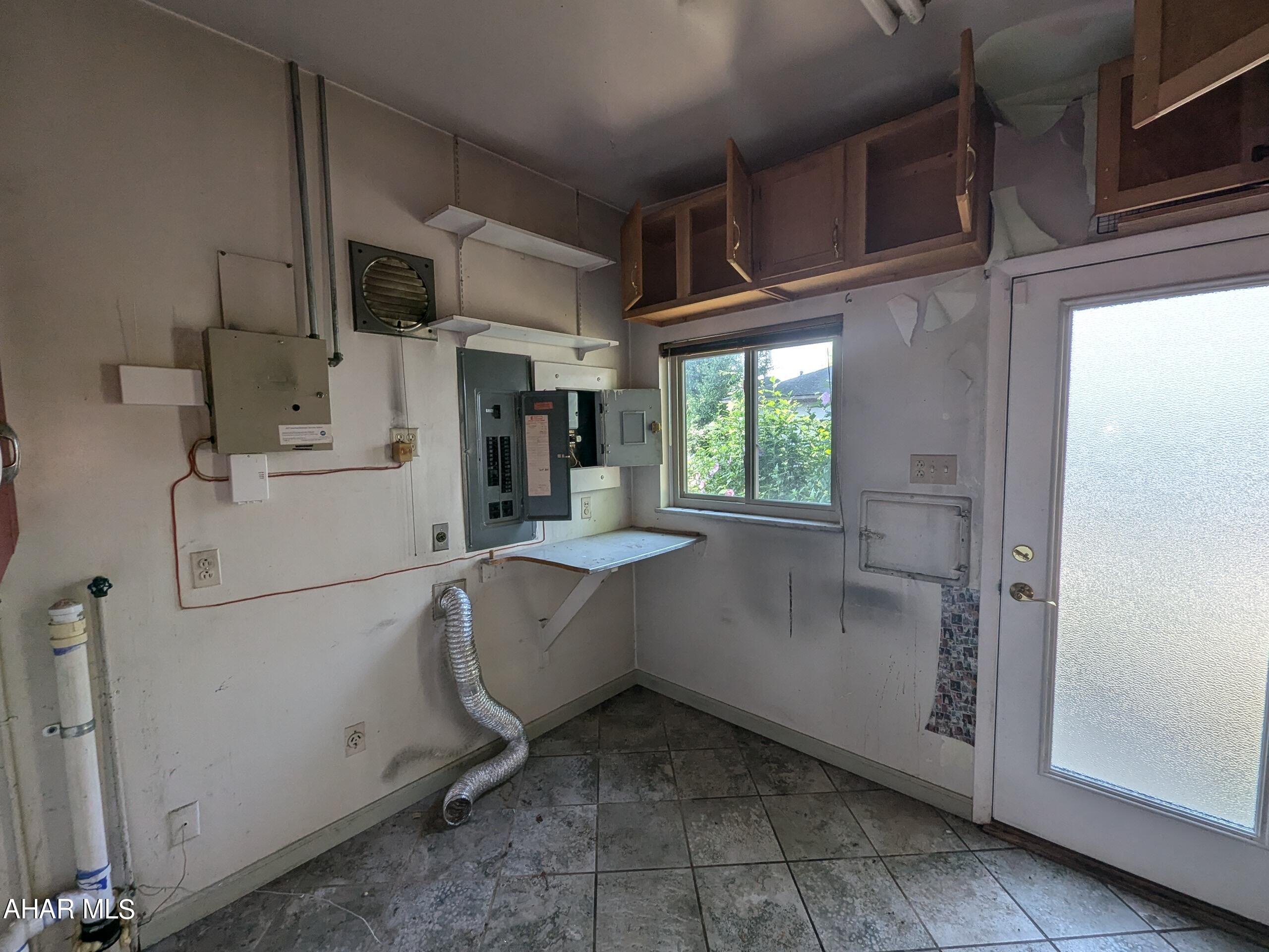 Baker Mansion - Residential