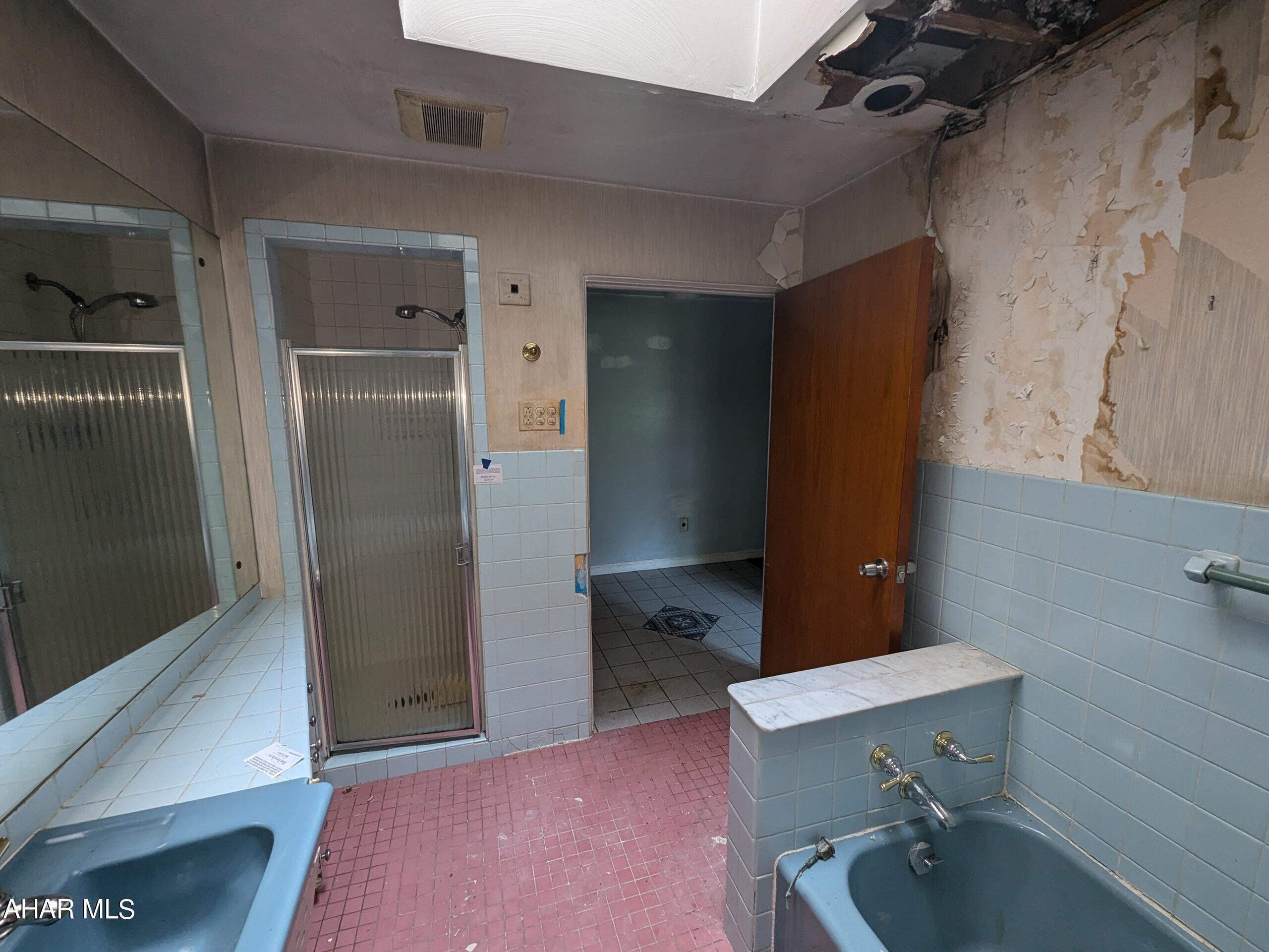 Baker Mansion - Residential