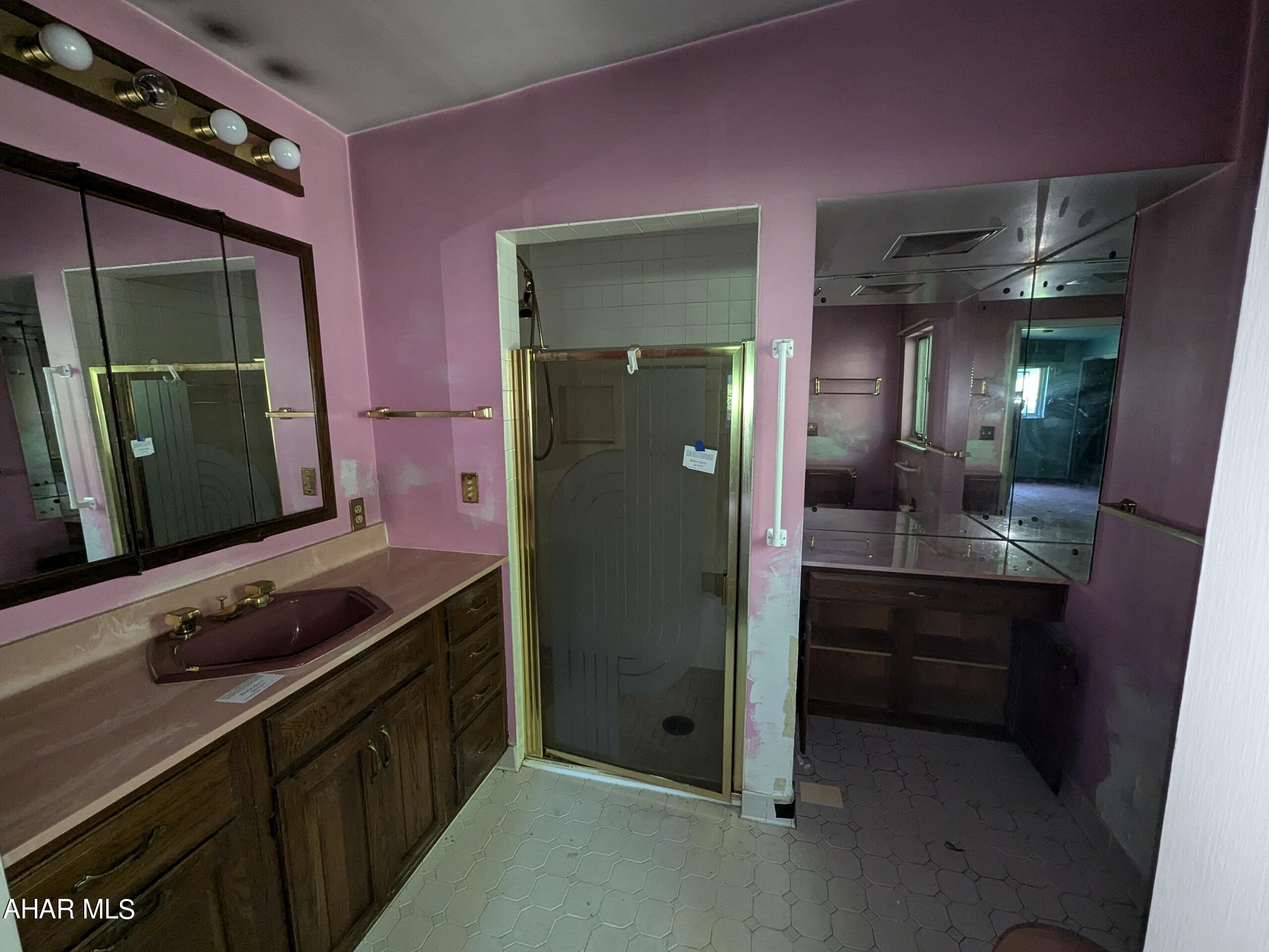 Baker Mansion - Residential