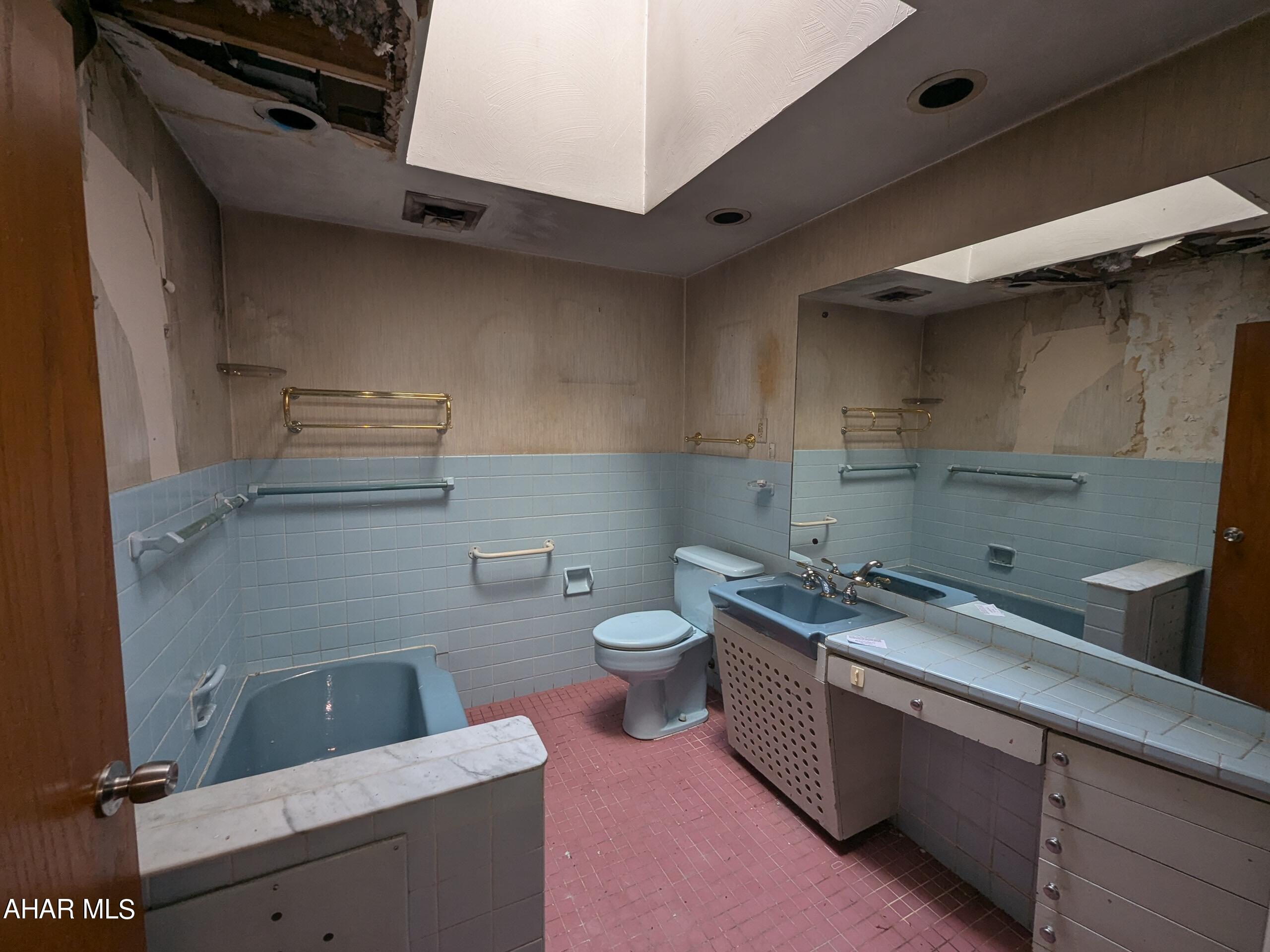 Baker Mansion - Residential