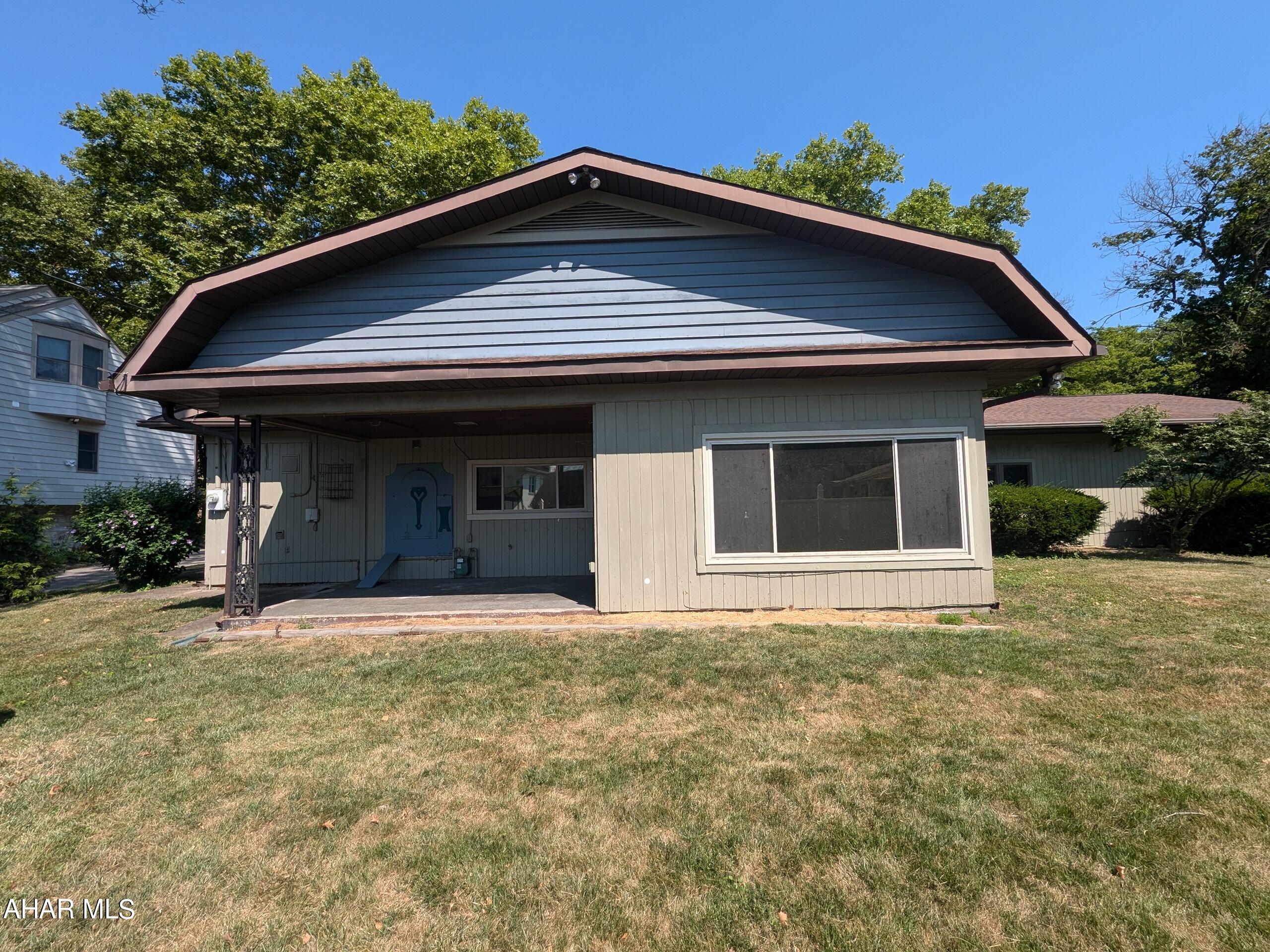 Baker Mansion - Residential