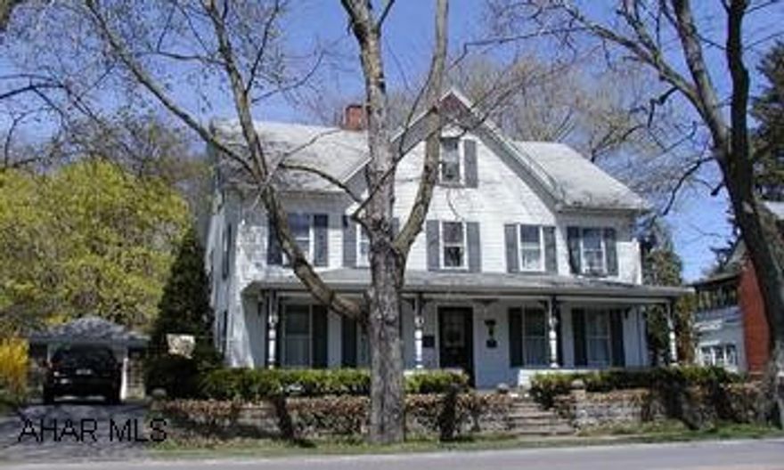 Nicely restored 2 1/2 story, 4 bedroom home. Natural woodwork. 2 full baths. 1 car garage. Nicely restored 2 1/2 story, 4 bedroom home. Natural woodwork. 2 full baths. 1 car garage.