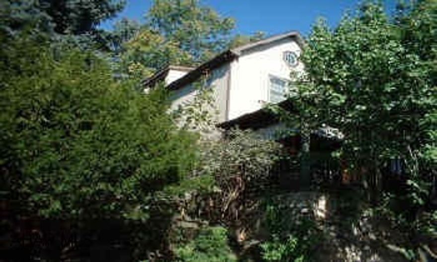 Remodeled and very clean home. Appliances included. Good starter home. You won't be dissapointed.