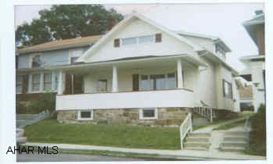 2 story, vinyl sided. 2 story, vinyl sided. Maintenance free. Newer furnace. Includes stove, washer & dryer. Move in condition.