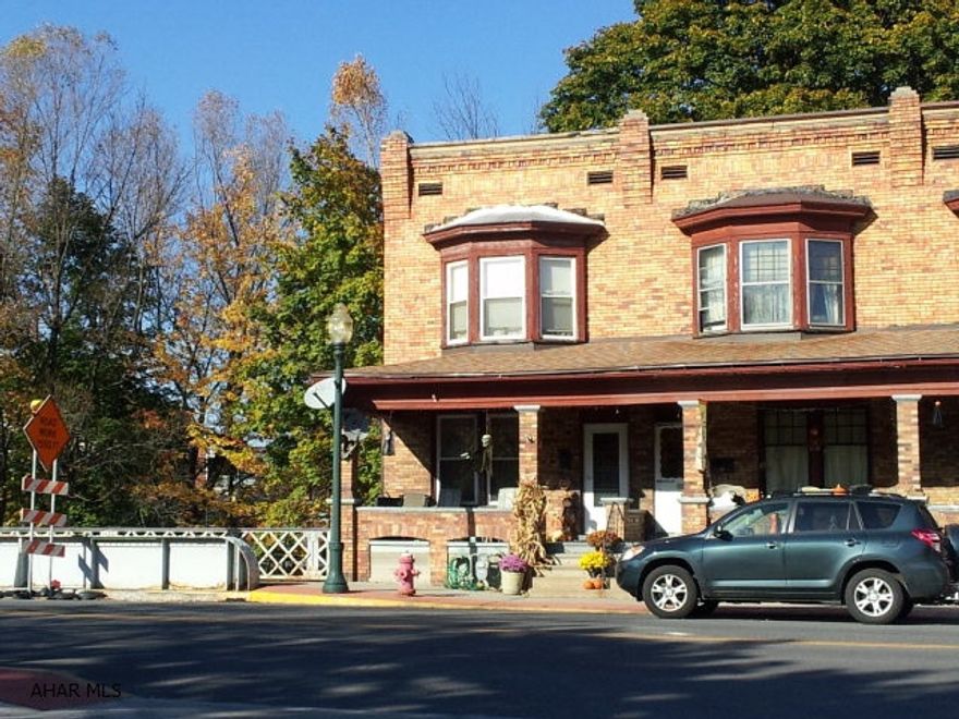 3 bedroom brick townhouse in convenient location. Tenant occupied.