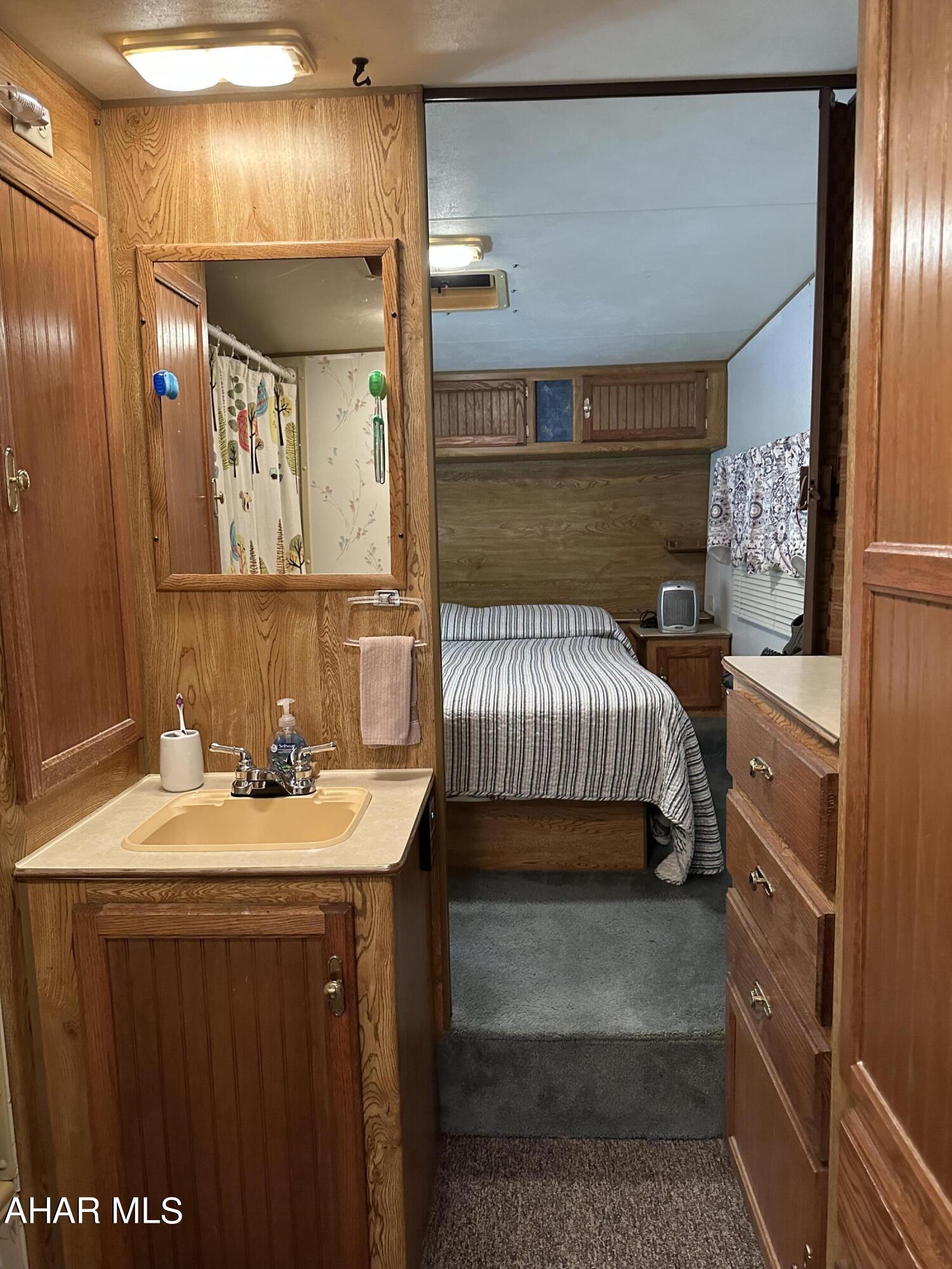 Glendale Yearound - Residential