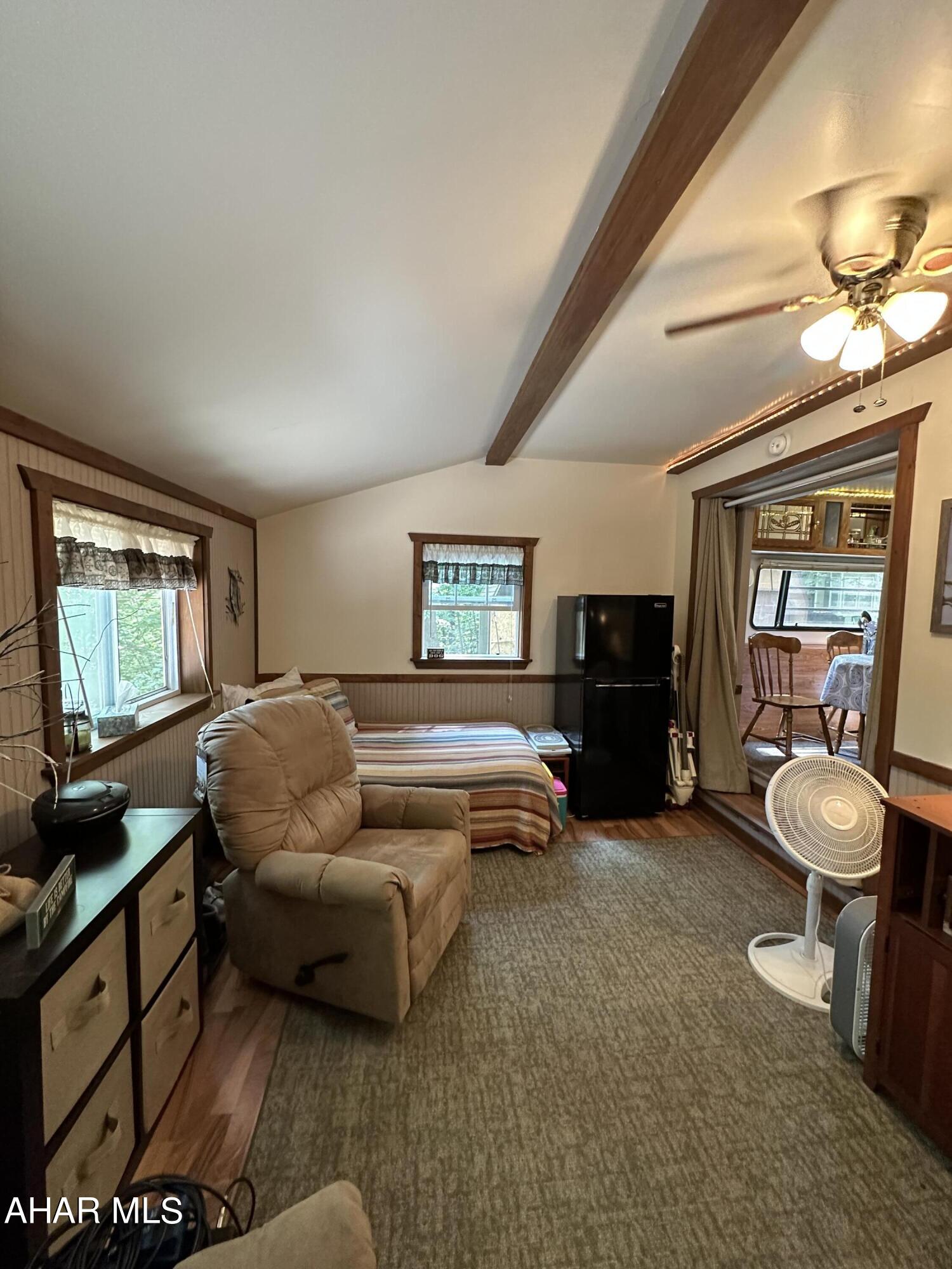 Glendale Yearound - Residential