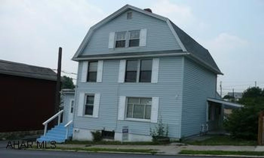 GOOD HOUSE FOR INVESTOR OR FLIPPER, COULD BE DUPLEXED. SOLD "AS IS". NO UTILITIES ARE ON. POSSIBLE SHORT SALE. GOOD HOUSE FOR INVESTOR OR FLIPPER, COULD BE DUPLEXED. SOLD "AS IS". NO UTILITIES ARE ON. POSSIBLE SHORT SALE.