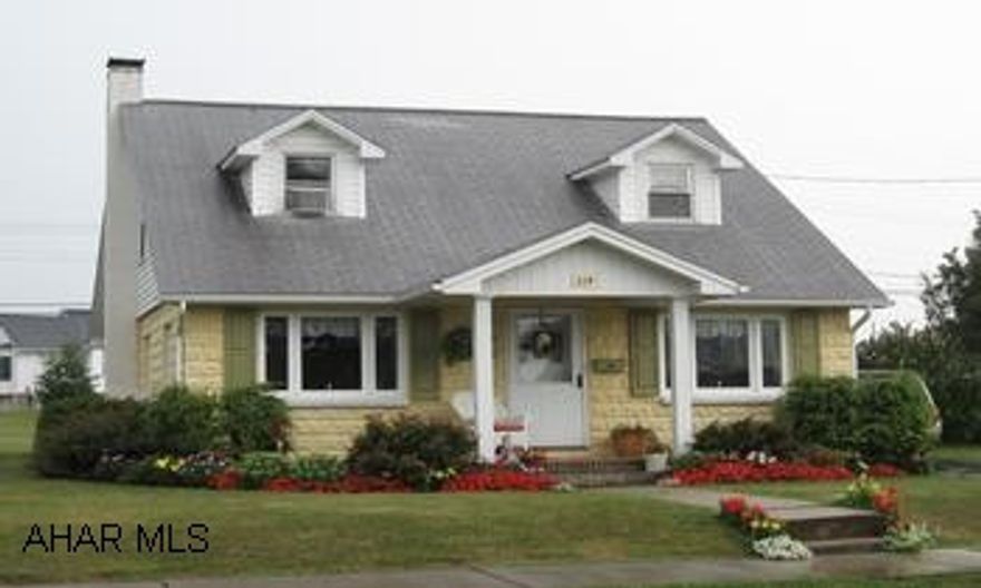 WARM AND FRIENDLY 2-3 BR CAPE ON CORNER DBL. LOT IN ROARING SPRING. 1ST FLR. BR, BATH, EIK, LAUNDRY & LG LR. FR IN BASEMENT COULD BE 3RD BR. INTERIOR ALL FRESHLY PAINTED, BEAUTIFUL LANDSCAPING & PATIO, PLUS 1-CAR GARAGE. CALL LORA 931-1018. WARM AND FRIENDLY 2-3 BR CAPE ON CORNER DBL. LOT IN ROARING SPRING. 1ST FLR. BR, BATH, EIK, LAUNDRY & LG LR. FR IN BASEMENT COULD BE 3RD BR. INTERIOR ALL FRESHLY PAINTED, BEAUTIFUL LANDSCAPING & PATIO, PLUS 1-CAR GARAGE. SALE CONTIGENT ON PROPERTY PURCHASE. CALL LORA 931-1018.