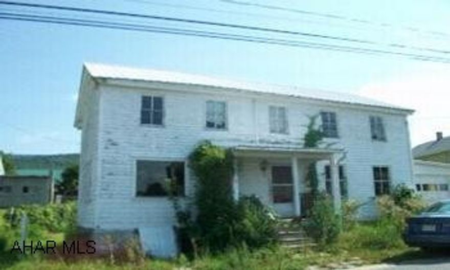 Property is being sold in AS IS condition.  Directions:  Take Route 164 towards Martinsburg - Left on Kauffman Rd - House on Left.
