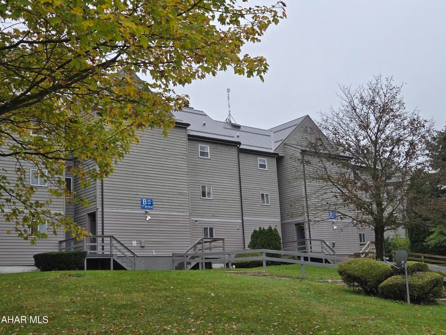 Beautiful 2nd-Floor Studio with many upgrades: Flooring, appliances, windows, sliding door + electric fireplace. New patio furniture, kitchen counters + 55'' flat screen TV. Fully furnished inc: A/C unit + electronic ring camera. Enjoy all HOA amenities. HOA dues inc: outside maintenance, trash, snow removal, use of outdoor, indoor pools, hottub, exercise room + tennis court. (Golf _ Ski for a fee). #J-667