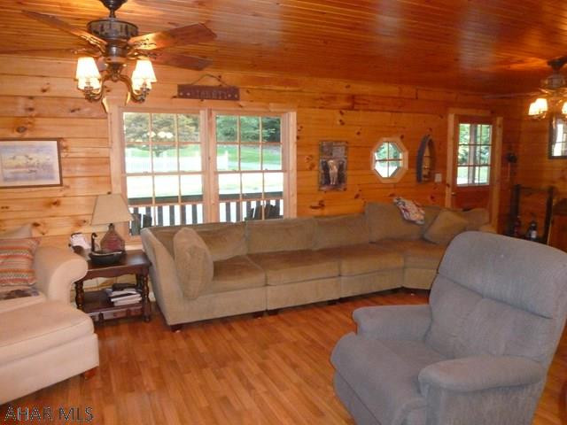 Glendale Yearound - Residential