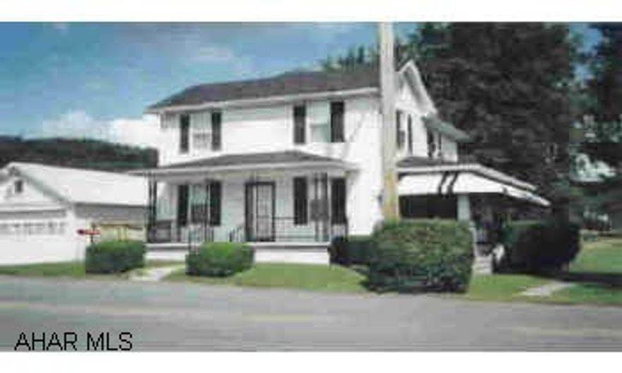 Well kept 2-story on nice, large lot. Well kept 2-story on nice, large lot.