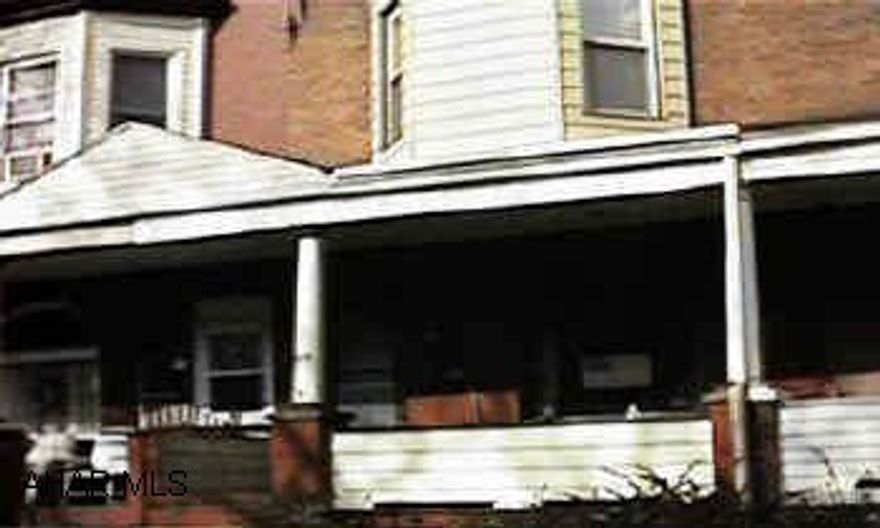 3 bedroom Knickerbocker.  Large rooms, outside entrance to basement, hot tub negotiable.