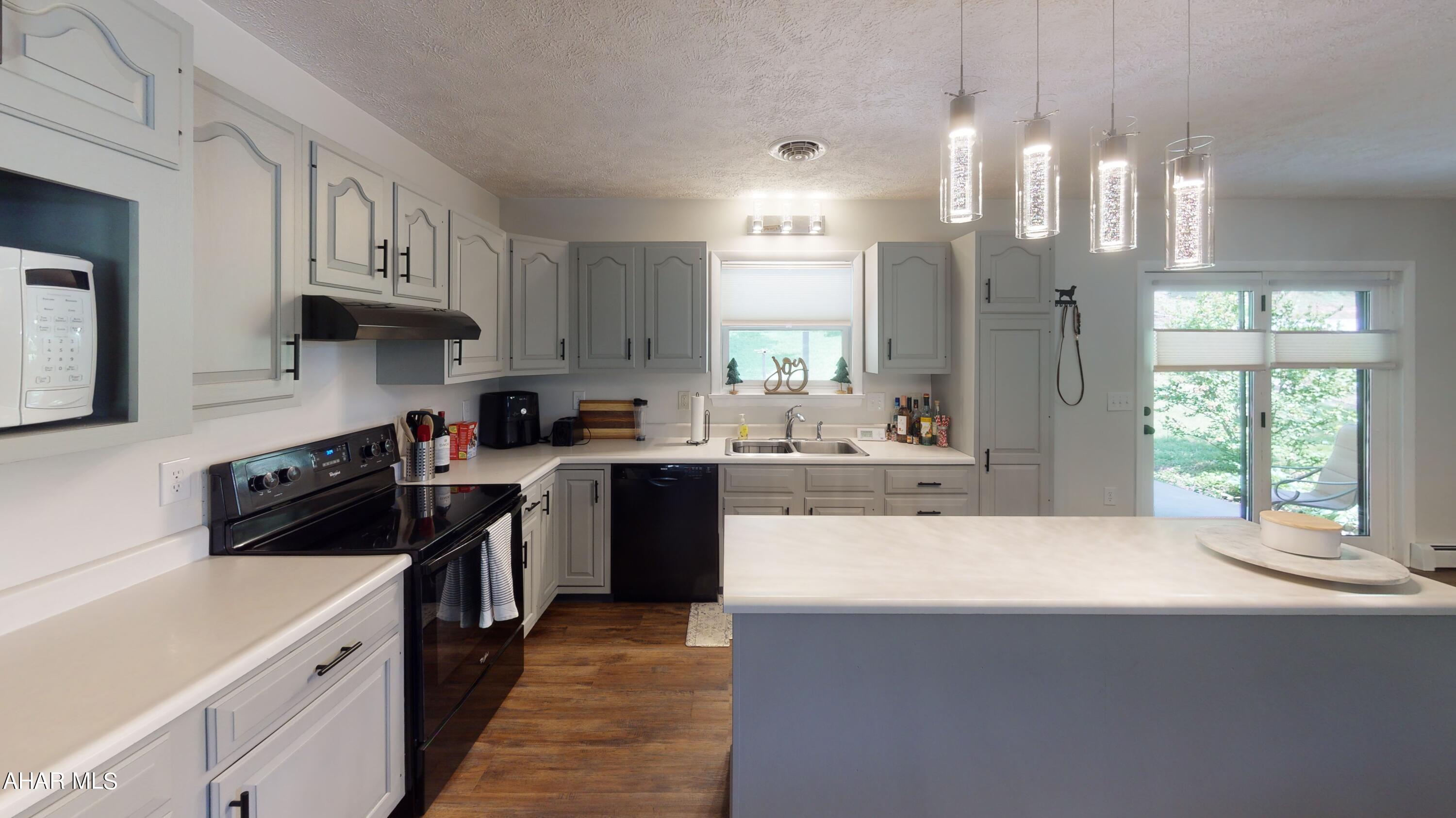 Rolling Hills - Residential