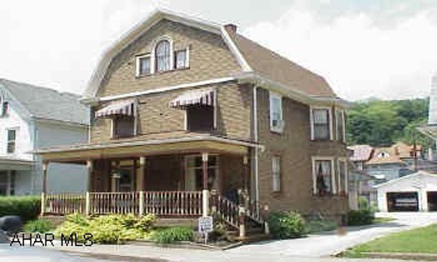 Lots of bang for the buck.  Modern oak kitchen, 1st floor laundry and full bath.