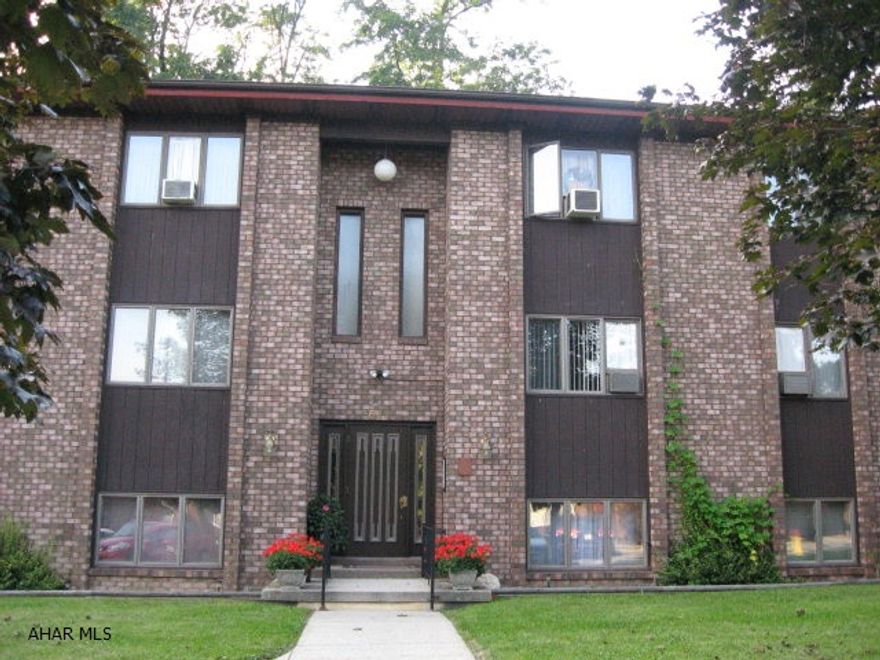 Well maintained, middle floor, 2 bedrooms, 1 bath condo with w/d in unit.  Nice covered porch off living room.  Association fee.  Owner pays for water usage for the washer.   Not to be sold as an investment.